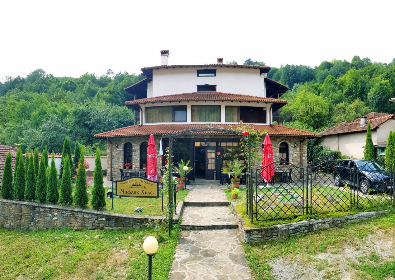 Family Hotel Chiflik Hills Εξωτερικό φωτογραφία