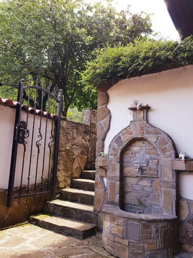 Family Hotel Chiflik Hills Εξωτερικό φωτογραφία