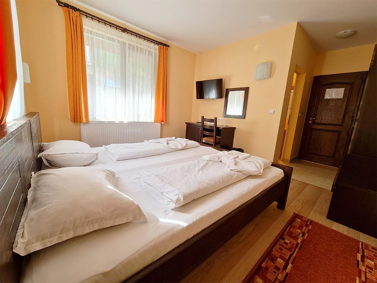 Family Hotel Chiflik Hills Εξωτερικό φωτογραφία