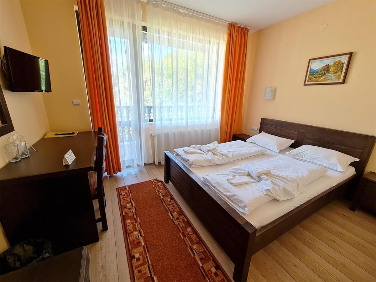 Family Hotel Chiflik Hills Δωμάτιο φωτογραφία