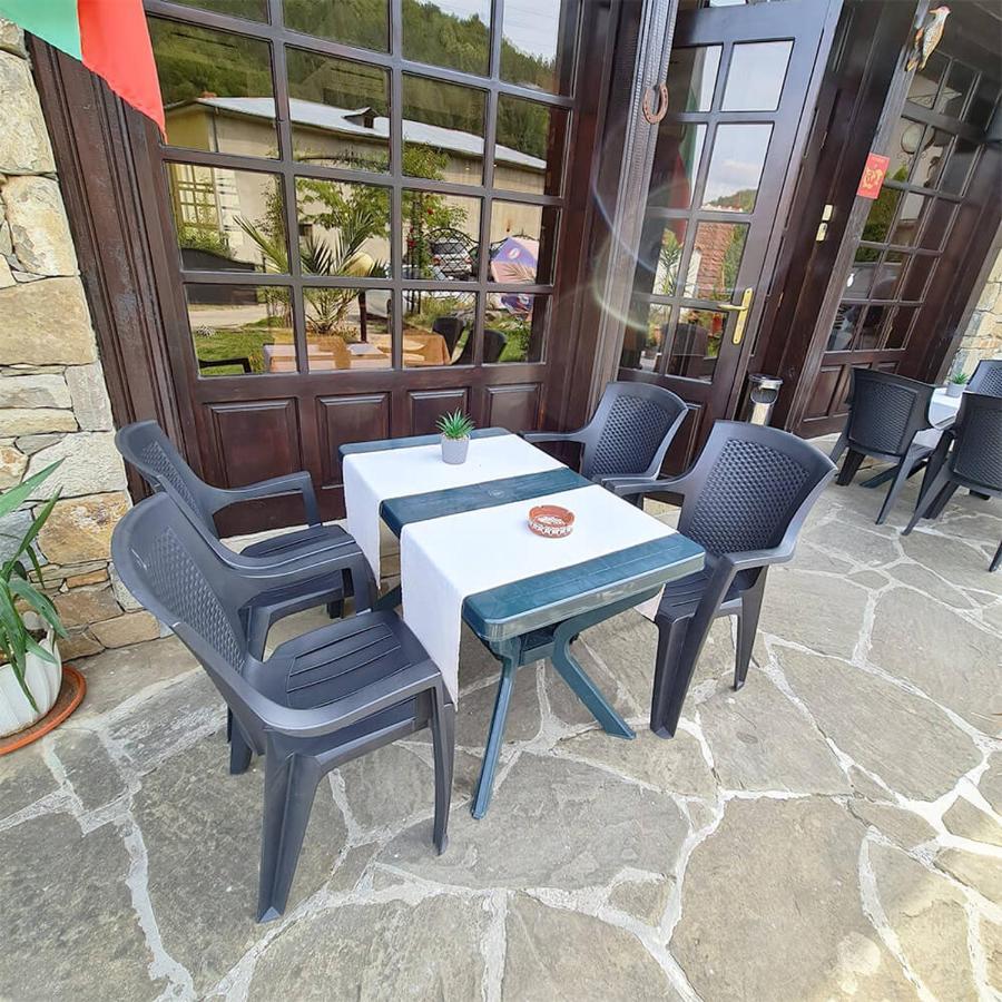 Family Hotel Chiflik Hills Εξωτερικό φωτογραφία
