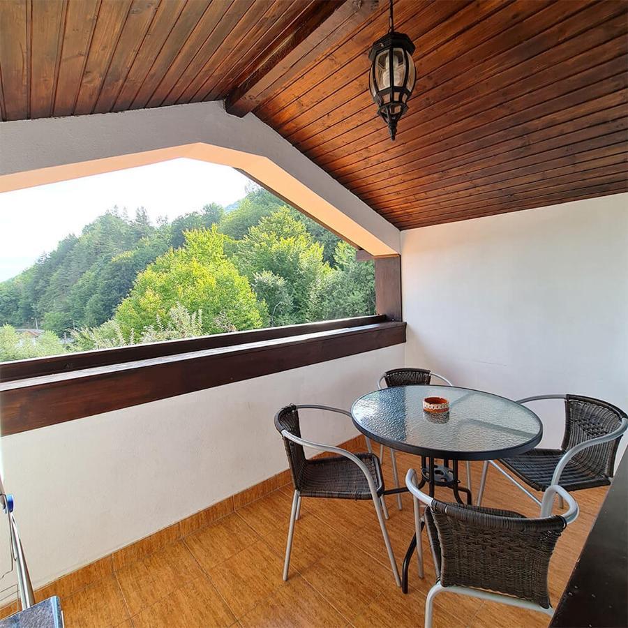 Family Hotel Chiflik Hills Εξωτερικό φωτογραφία