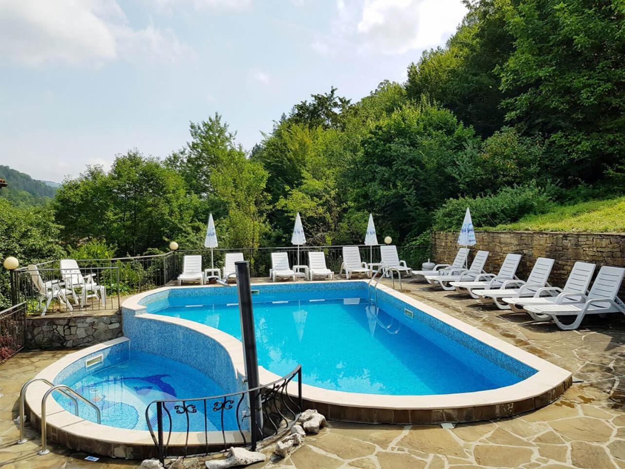 Family Hotel Chiflik Hills Εξωτερικό φωτογραφία