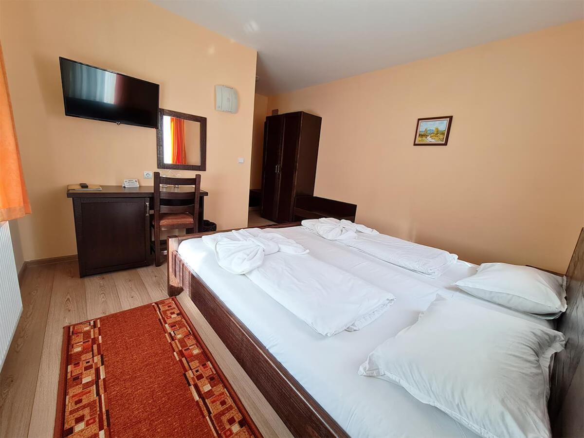 Family Hotel Chiflik Hills Δωμάτιο φωτογραφία