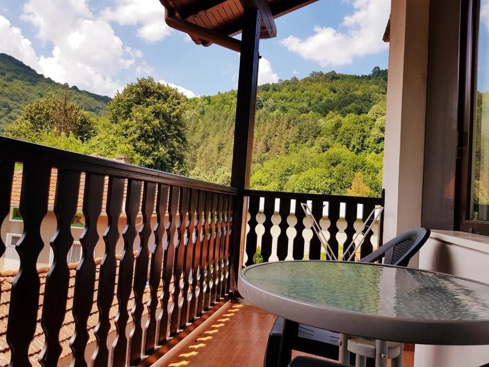 Family Hotel Chiflik Hills Δωμάτιο φωτογραφία